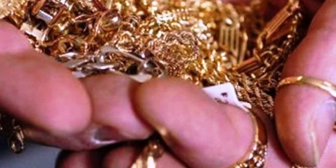 Χίος: “Ξάφρισε” τιμαλφή αξίας 19.000 ευρώ από το σπίτι που εργαζόταν