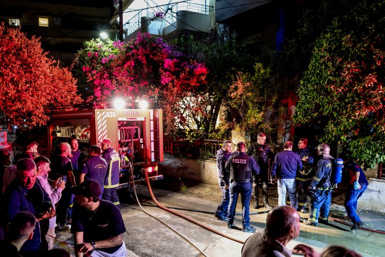 Τραγωδία στο Ηράκλειο Κρήτης: Μητέρα και γιος νεκροί από φωτιά σε διαμέρισμα – Με σακούλα στο κεφάλι εντοπίστηκε ο ένας, πήδηξε από ταράτσα ο άλλος γιος