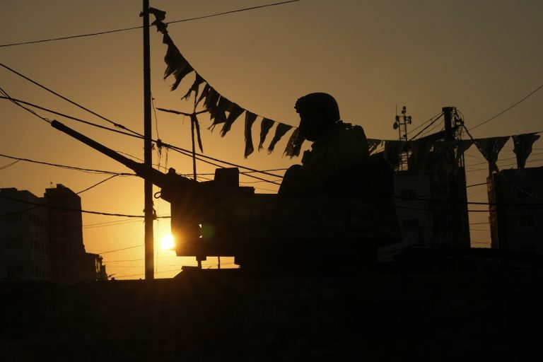 Ο Λίβανος έχει εξαντλήσει όλα τα εκρηκτικά του ανατινάζοντας αποθήκες όπλων της Χεζμπολάχ