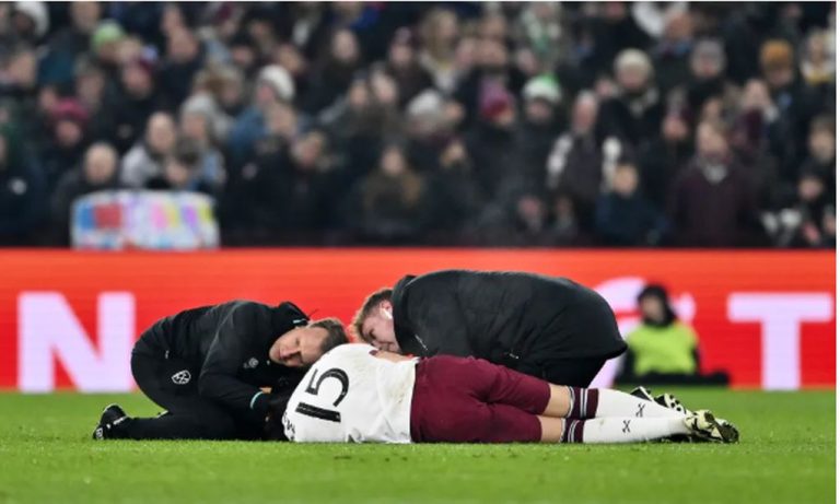 Premier League: Tραυματίστηκε στο δεξί πόδι ο Μαυροπάνος της Γουέστ Χαμ – Νέα ήττα για τα «σφυριά», 0-2 από τη Μπρέντφορντ