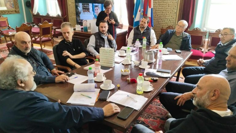 Σάμος: Φορείς του τουρισμού και αιρετοί με το βλέμμα στραμμένο στη νέα τουριστική σεζόν