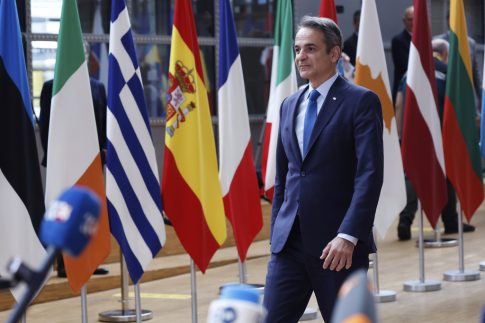 Μπλόκο αγροτών στις Βρυξέλλες – Εκατοντάδες τρακτέρ μπροστά από το Ευρωπαϊκό Συμβούλιο