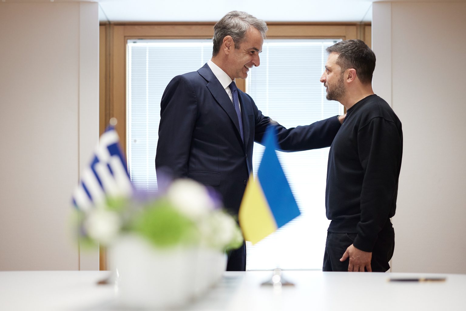 Τηλεφωνική επικοινωνία Μητσοτάκη με Ζελένσκι Τηλεφωνική επικοινωνία Μητσοτάκη με Ζελένσκι