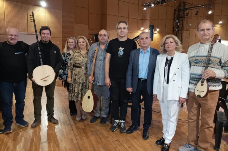 Δωρεά 40 μουσικών οργάνων στο Μουσικό Σχολείο Σερρών