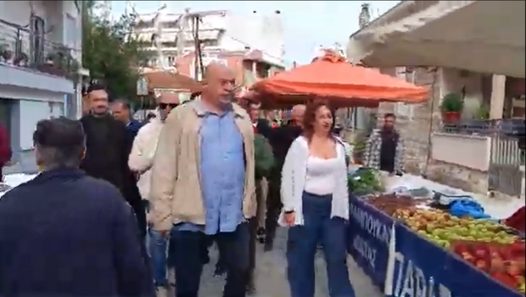 Την λαϊκή αγορά της Τετάρτης επισκέφθηκε ο Δήμαρχος Βόλου