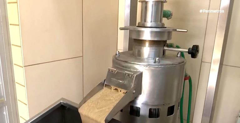 Θεσσαλονίκη: Ταχίνι και φυστικοβούτυρο αλεσμένα σε μυλόπετρα