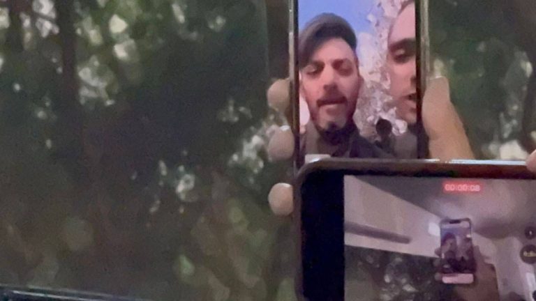 Bίντεο ντοκουμέντο: Όμηροι που ακόμη κρατούνται επικοινώνησαν με βιντεοκλήση με τις οικογένειές τους – Τούς έδωσε κινητά η Χαμάς