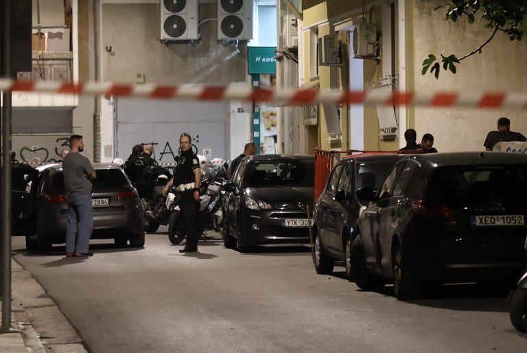 Έγκλημα στον Άγιο Παντελεήμονα: Τρίτο άτομο «μυστήριο» αναζητούν οι Αρχές