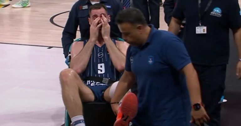 Τραυματισμός σοκ για Παπαγιάννη στον αγώνα Αναντολού Εφές-Παναθηναϊκός που είναι σε εξέλιξη – Noκ άουτ και ο Οσμάνι με πρόβλημα στον ώμο