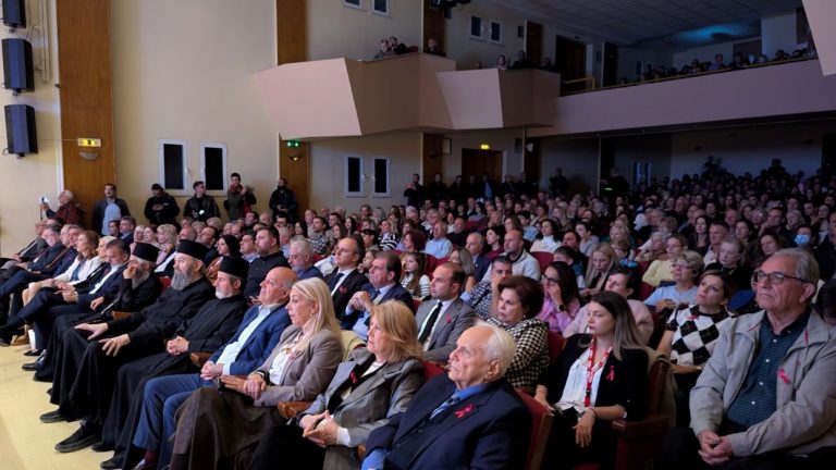 Πλήθος κόσμου στην παρουσίαση του βιβλίου του Κ. Γκιάστα “Ρεπορτάζ του κάμπου – 99 Αληθινές Ιστορίες απο τη Λάρισα”