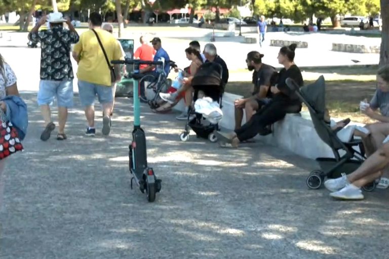 Θεσσαλονίκη: 800 θέσεις στάθμευσης για τα πατίνια και πρόστιμα για την εγκατάλειψή τους