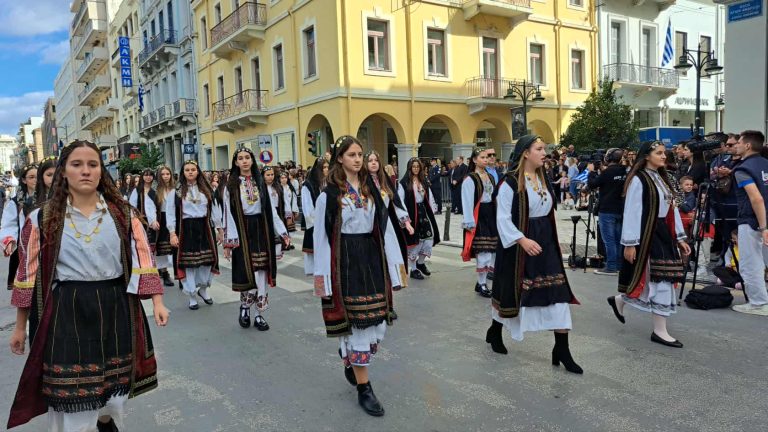 Πάτρα: Πλήθος κόσμου στις λαμπρές εκδηλώσεις για την επέτειο της 28ης Οκτωβρίου