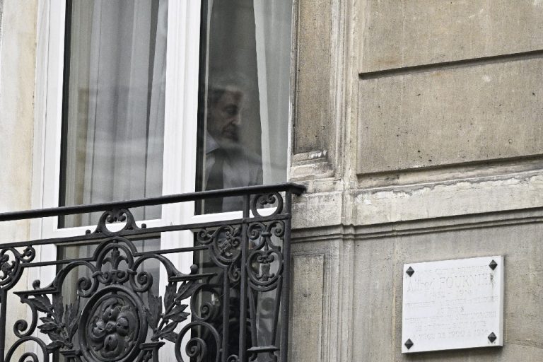 Στη φυλακή Σαντέ οδηγείται σήμερα ο Νικολά Σαρκοζί – Τι τον περιμένει
