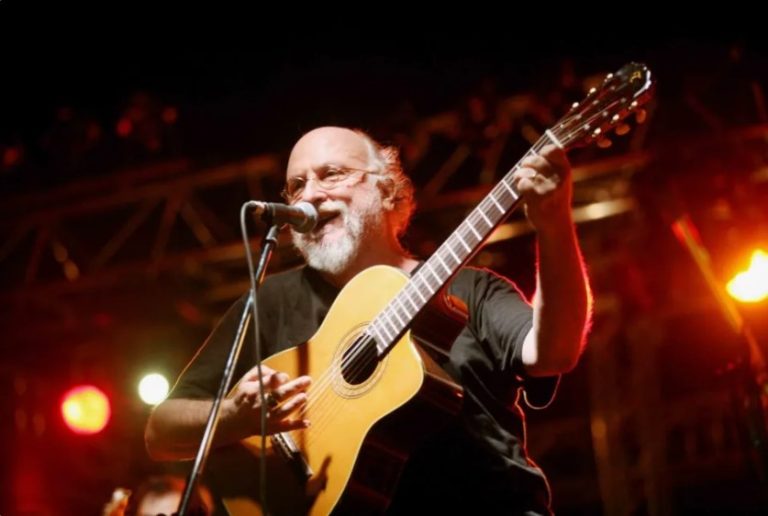 «The Rock Song of Our Tomorrow»: Μεταφράζοντας τον Διονύση Σαββόπουλο, στην εκπομπή «Infinitely Curious»