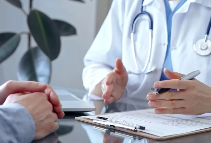 Ο Ιατρικός Σύλλογος Θεσσαλονίκης ζητά την κατάργηση του “clawback” για τους επαγγελματίες υγείας