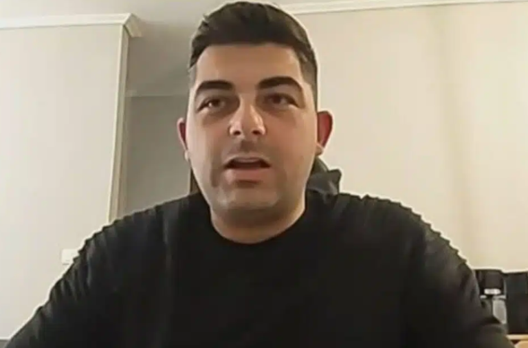 Θεσσαλονίκη: Τιμάται σήμερα ο δικαστικός αστυνομικός που έσωσε παιδί από φλεγόμενο σπίτι στον Εύοσμο