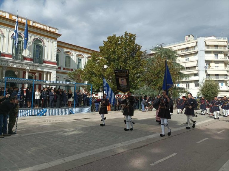 Πλήθος κόσμου στις παρελάσεις για την 28η Οκτωβρίου 1940