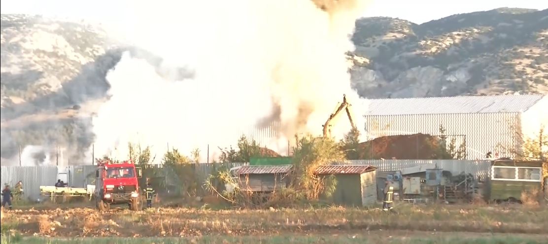 Μεγάλη φωτιά σε εργοστάσιο ανακύκλωσης στις Σέρρες – Ισχυρή κινητοποίηση της Πυροσβεστικής