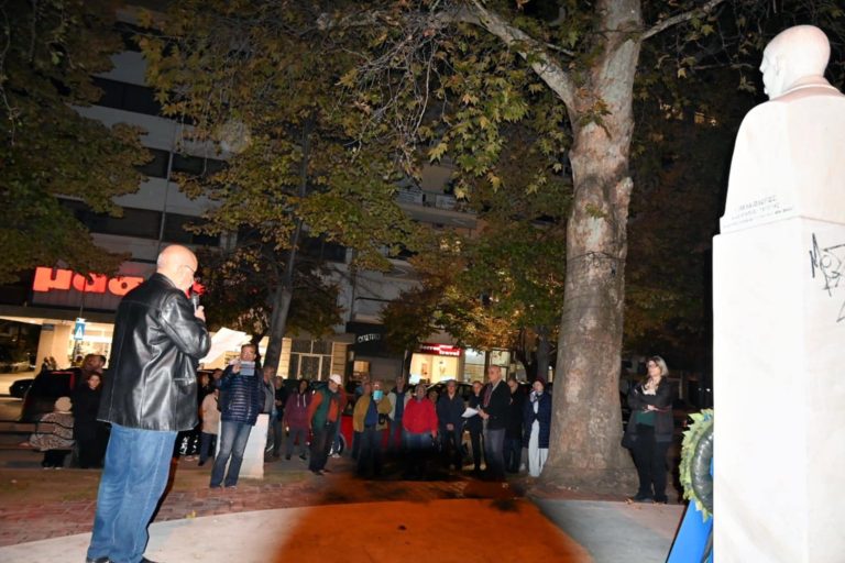 Σέρρες: Συγκέντρωση για τα Τέμπη έξω από τα δικαστήρια