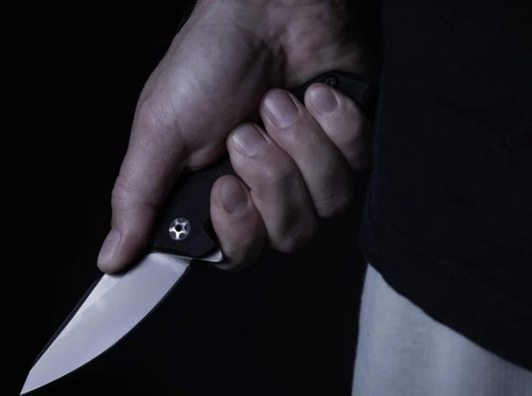 Βόλος: 12χρονος απείλησε συμμαθητή του μέσα στο σχολείο με σουγιά