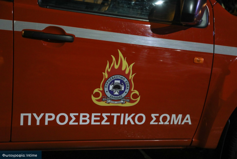 Κατερίνη: Παρανάλωμα του πυρός αποθήκη με ψυγεία φρούτων