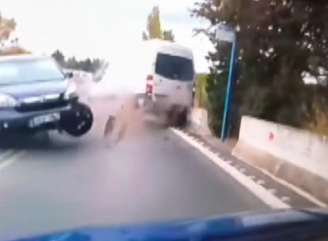 Θεσσαλονίκη: Καραμπόλα πέντε αυτοκινήτων όταν οδηγός μπήκε στο αντίθετο ρεύμα