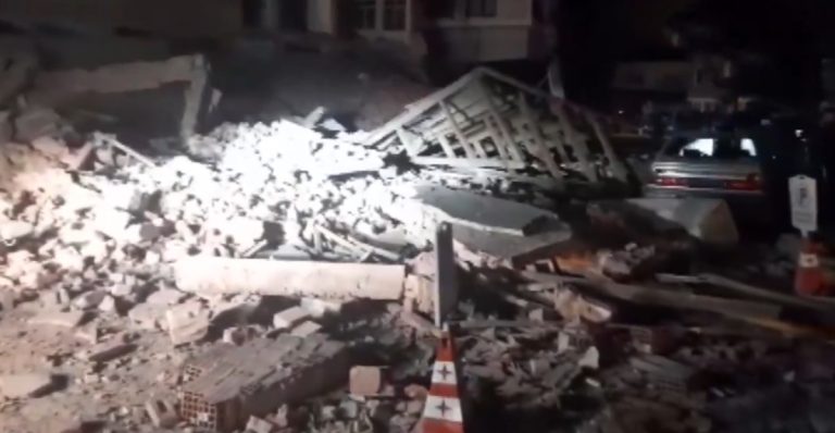 Σεισμός 6,1 Ρίχτερ στη δυτική Τουρκία: Κατέρρευσαν κτήρια, αισθητός και σε νησιά του Βορείου Αιγαίου