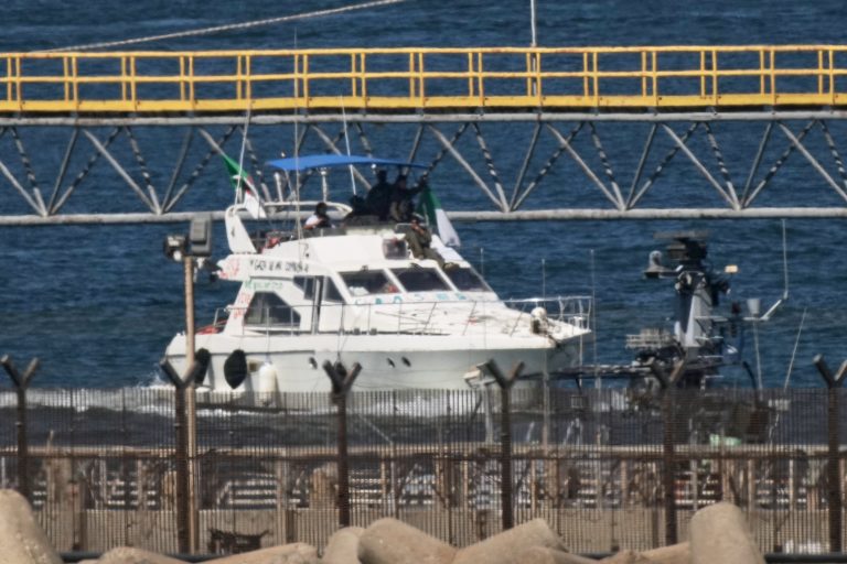 Προς απέλαση όλοι οι ακτιβιστές του Global Sumud Flotilla που έπλεαν προς τη Γάζα – Αναχαίτισαν όλα τα σκάφη, λένε οι Ισραηλινοί