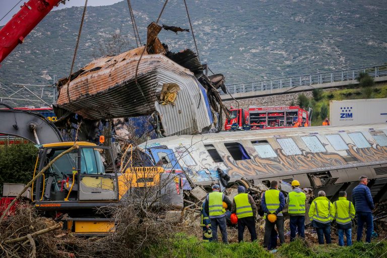 Τέμπη: Αναβλήθηκε για τις 30 Οκτωβρίου η δίκη για τα βίντεο φόρτωσης της εμπορικής αμαξοστοιχίας