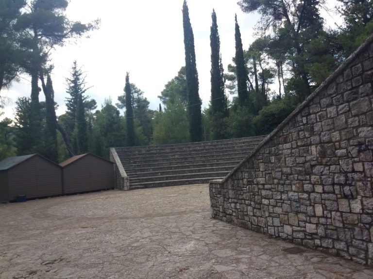 Δήμος Μονεμβασίας: Προκήρυξη για συγγραφείς με αφορμή τον 5ο πανελλήνιο διαγωνισμό ερασιτεχνικού θεάτρου