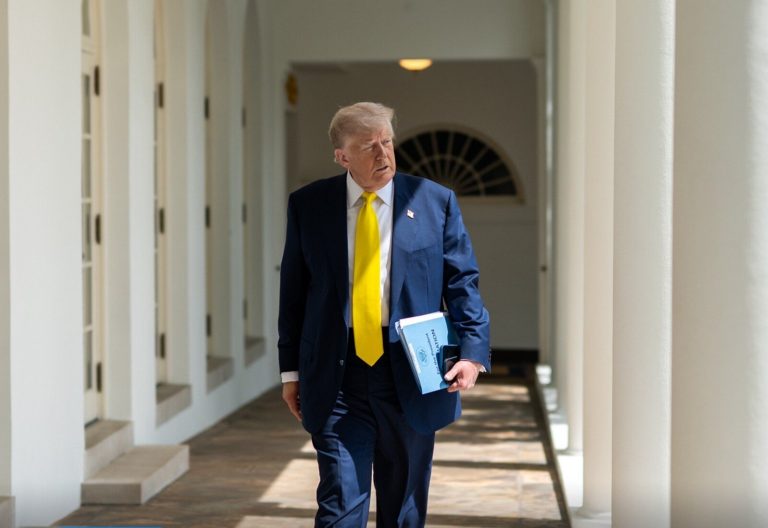 Ο Τραμπ αιφνιδίασε με τις δοκιμές πυρηνικών όπλων: Αντιδράσεις από Ρωσία και Κίνα – Τι σηματοδοτεί η αλλαγή στην αμερικανική πολιτική