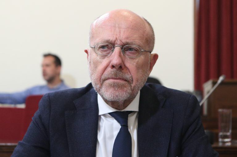 Δ. Βαρτζόπουλος: Οι υπουργοί όταν διαφωνούν ή παραιτούνται ή απολύονται – Να κάνει κόμμα ο κ. Τσίπρας για να ξαναψηφίσουν οι πολίτες ΝΔ