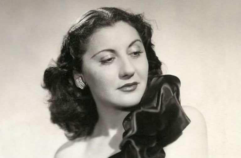 Θεσσαλονίκη: Ανήμερα της 28ης Οκτωβρίου τιμήθηκε η Σοφία Βέμπο στο σημείο που πρωτοτραγούδησε