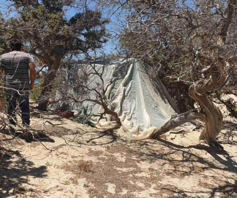 Λασίθι: Επέστρεψαν τα παραπήγματα στη νήσο Χρυσή