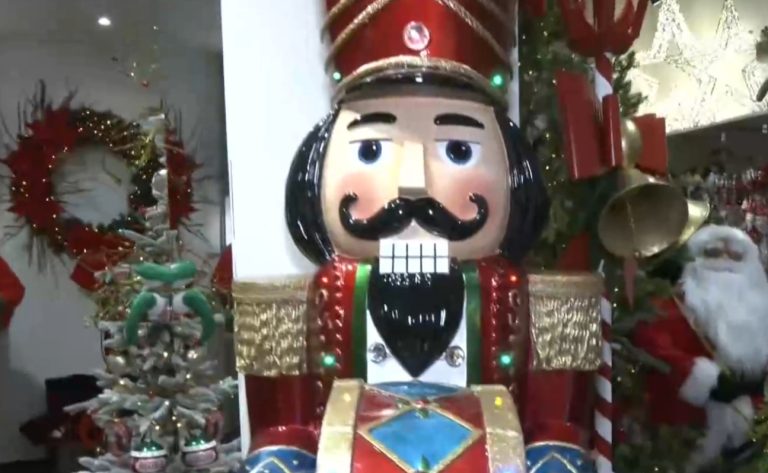 Άρχισαν οι στολισμοί για τα Χριστούγεννα – Απομένουν 68 ημέρες