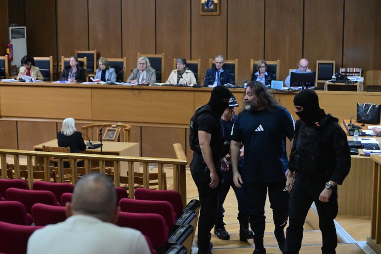 Δίκη Χρυσής Αυγής: Η καταδικασμένη πρώην βουλευτής Ελένη Ζαρούλια αρνήθηκε ότι υπήρξε μέλος της οργάνωσης