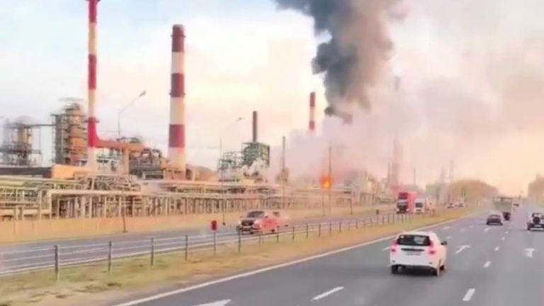 Ρωσία: Τέθηκε υπό έλεγχο η πυρκαγιά σε διυλιστήριο στην περιφέρεια του Γιαροσλάβλ