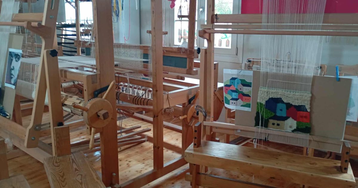 Πτολεμαΐδα: H Υπουργός Πολιτισμού εγκαινίασε τη δομή υφαντικής στη Βλάστη – Ανοίγει νέος κύκλος λειτουργίας