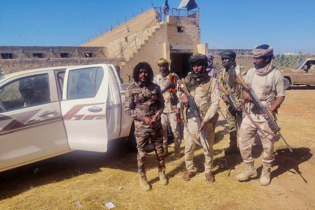 Ο πρωθυπουργός του Σουδάν ζητά διεθνείς διώξεις για τα εγκλήματα στην Ελ Φάσερ