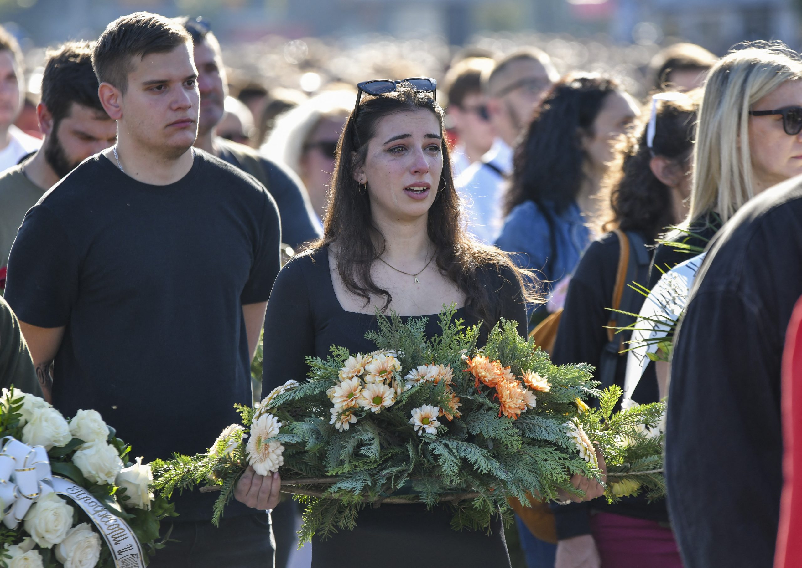 Σκηνικό έντασης έξω από το σερβικό κοινοβούλιο
