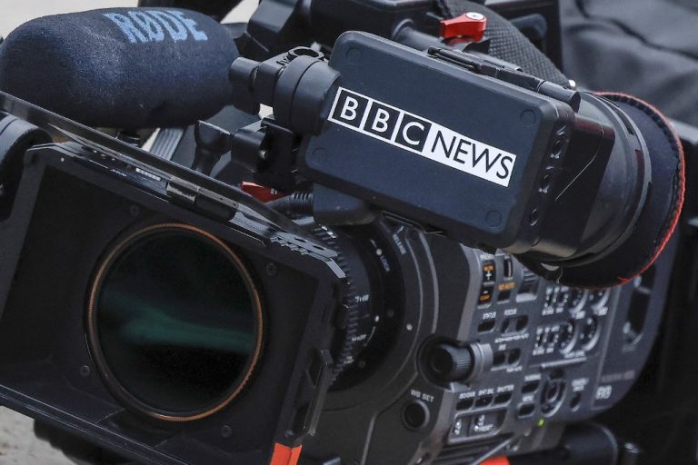 Βρετανία: Ο Μάικλ Πρέσκοτ διαβεβαιώνει σε επιτροπή ότι το BBC δεν φέρει «θεσμική προκατάληψη»