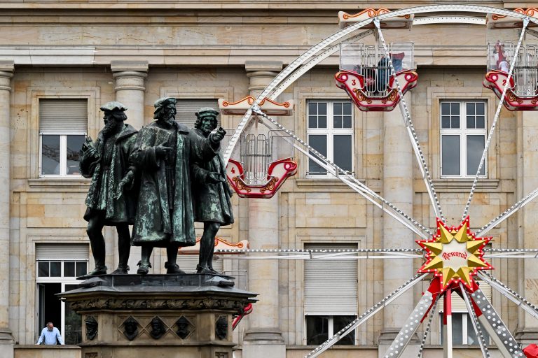 Γερμανία: Φόβος και ακρίβεια απομακρύνουν τους πολίτες απο τις Χριστουγεννιάτικες αγορές