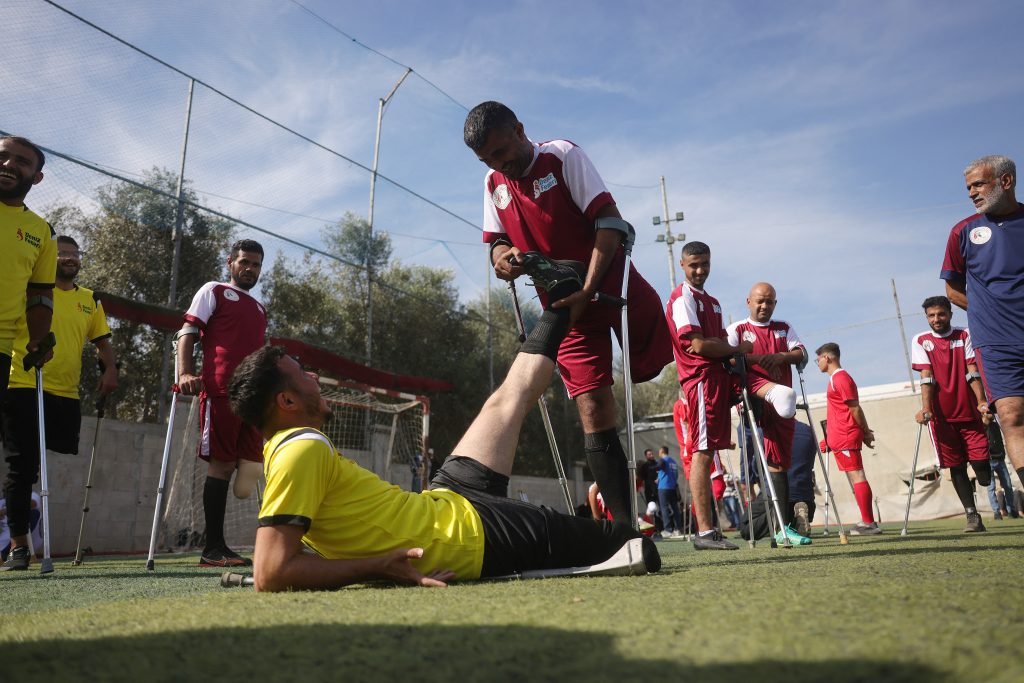 Ποδοσφαιρικό τουρνουά ελπίδας στη Γάζα – Ακρωτηριασμένοι Παλαιστίνιοι διασκέδασαν και χαμογέλασαν μετά από καιρό