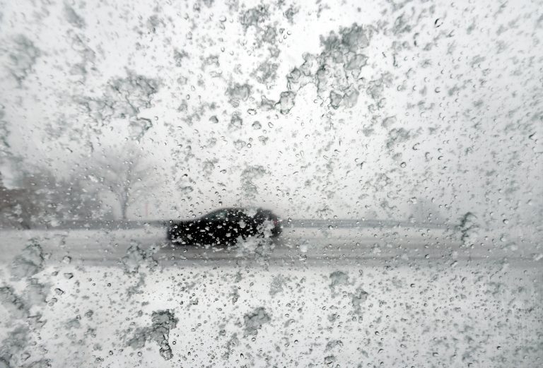 Με σφοδρές χιονοπτώσεις αντιμέτωπη η Ευρώπη — Προβλήματα στις μετακινήσεις σε Γαλλία, Ισπανία και Πολωνία