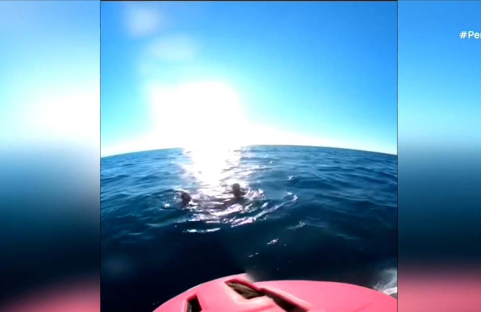 Χρυσό μετάλλιο τιμής στον σέρφερ που έσωσε από πνιγμό πατέρα και κόρη