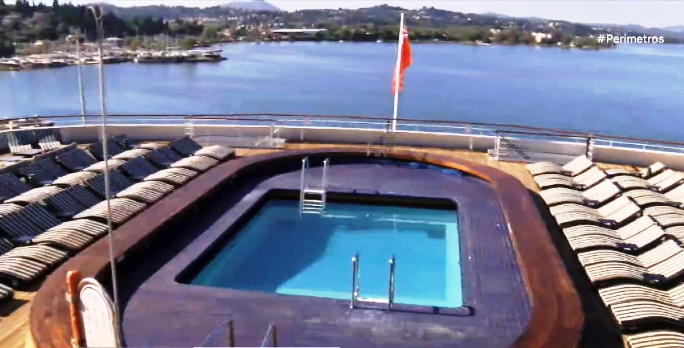 Στην Κέρκυρα, διακοπές εν πλω