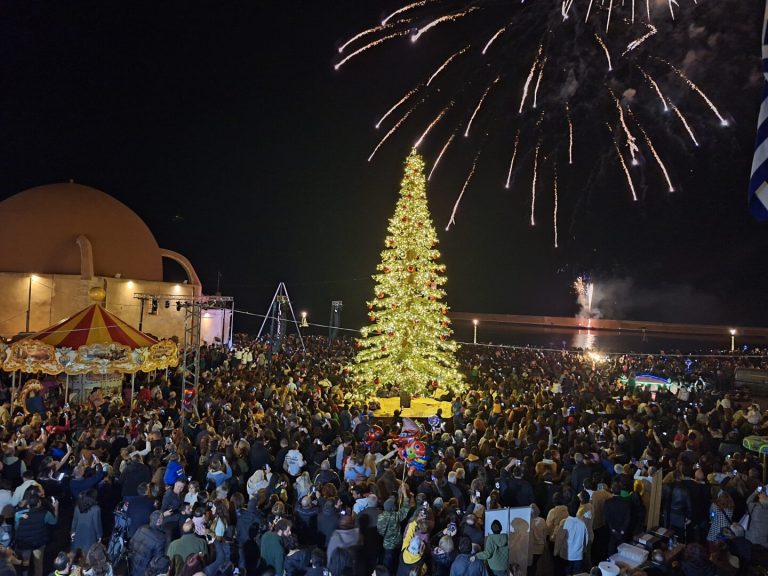 «ΧΑΝΙΑmas»: Τo Σάββατο η φωτοδότηση του Χριστουγεννιάτικου δέντρου του Δήμου στο Ενετικό Λιμάνι