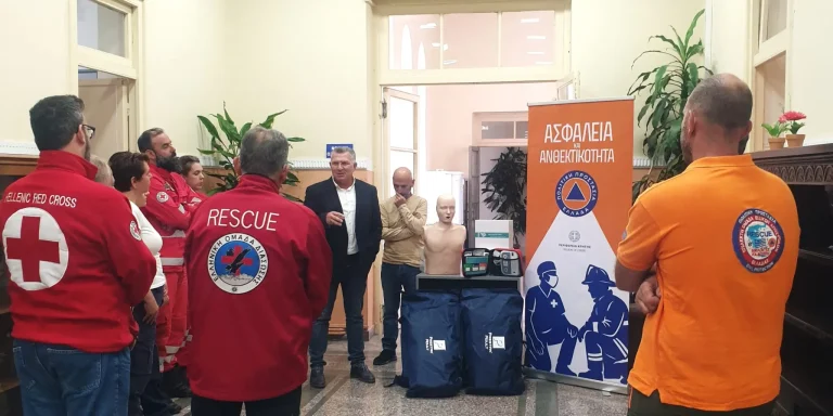 Χανιά: Παράδοση εξοπλισμού σε εθελοντικές ομάδες στο πλαίσιο του προγράμματος ”ΖΩΗ” της Περιφέρειας Κρήτης
