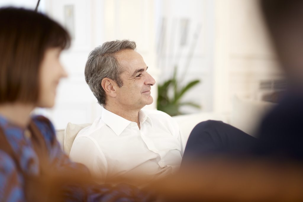 Ο Κυριάκος Μητσοτάκης υποδέχτηκε Μαραθωνοδρόμους στο Μαξίμου: Οι προσωπικοί τους «άθλοι», τι εξομολογήθηκε ο Πρωθυπουργός