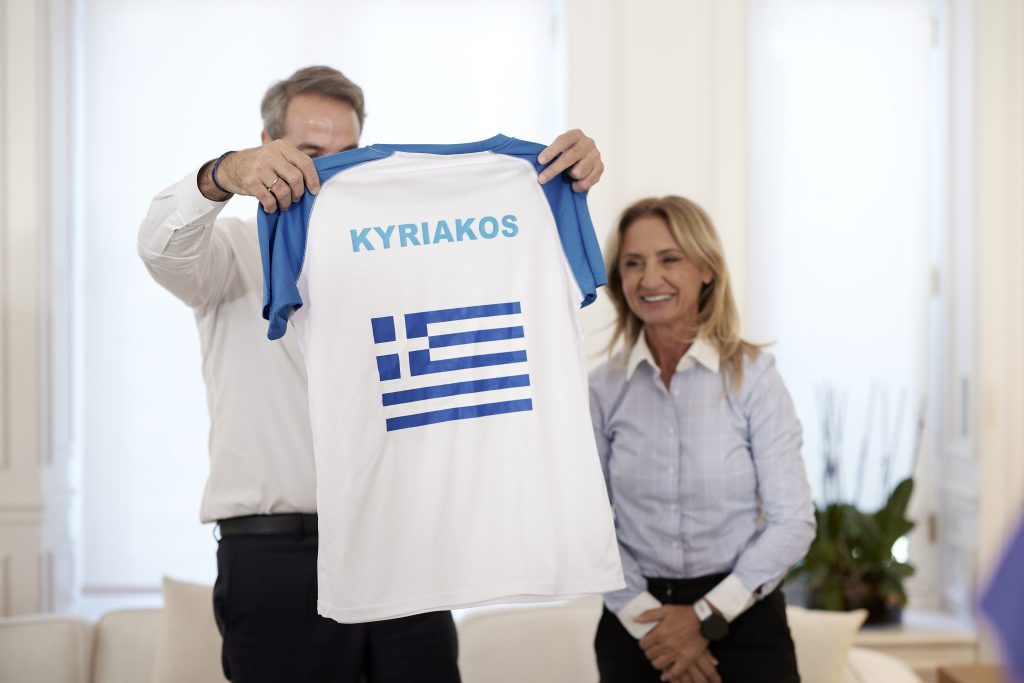 Ο Κυριάκος Μητσοτάκης υποδέχτηκε Μαραθωνοδρόμους στο Μαξίμου: Οι προσωπικοί τους «άθλοι», τι εξομολογήθηκε ο Πρωθυπουργός